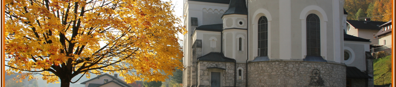 Kirche Herbst